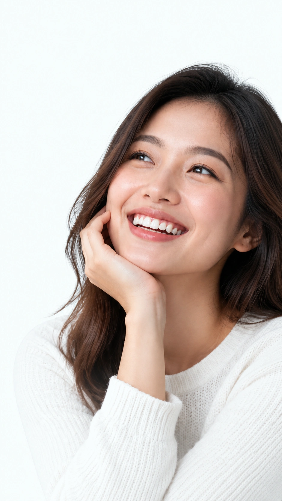 Wanita tersenyum